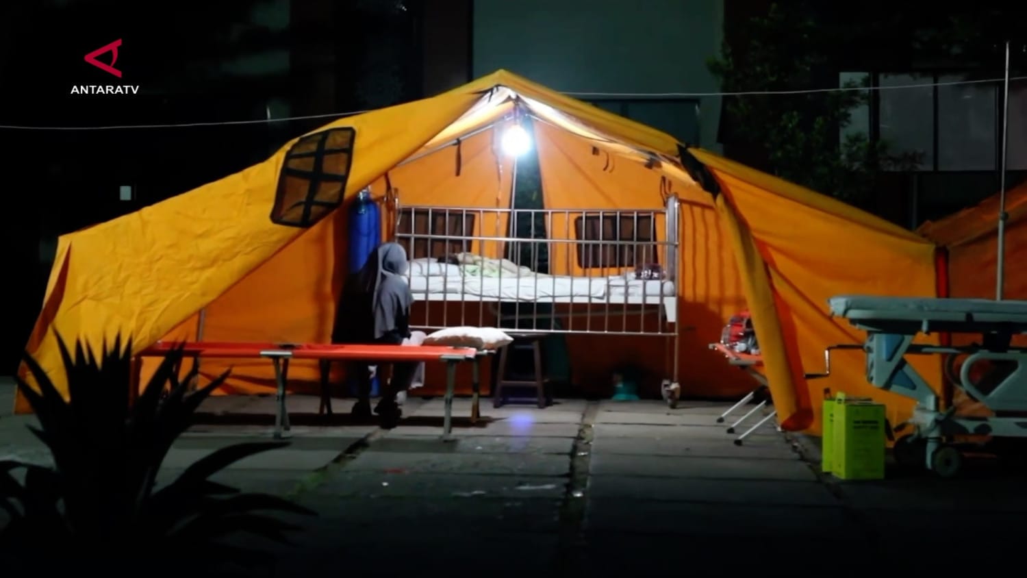 Verifikasi Rumah Terdampak Gempa NTT oleh BNPB Verifikasi Rumah Terdampak Gempa NTT oleh BNPB