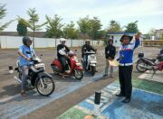 Polantas Tuban Sambangi Aktivitas Warga, Pertanyaan SIM, STNK, BPKB Terjawab