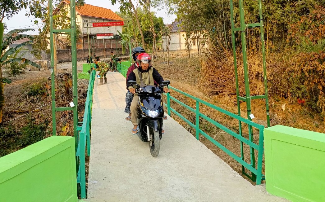 Wajah Baru Jembatan TMMD 129 Bojonegoro Brang Etan: Senyum Warga Kesongo Akhirnya Terukir Wajah Baru Jembatan TMMD 129 Bojonegoro Brang Etan: Senyum Warga Kesongo Akhirnya Terukir