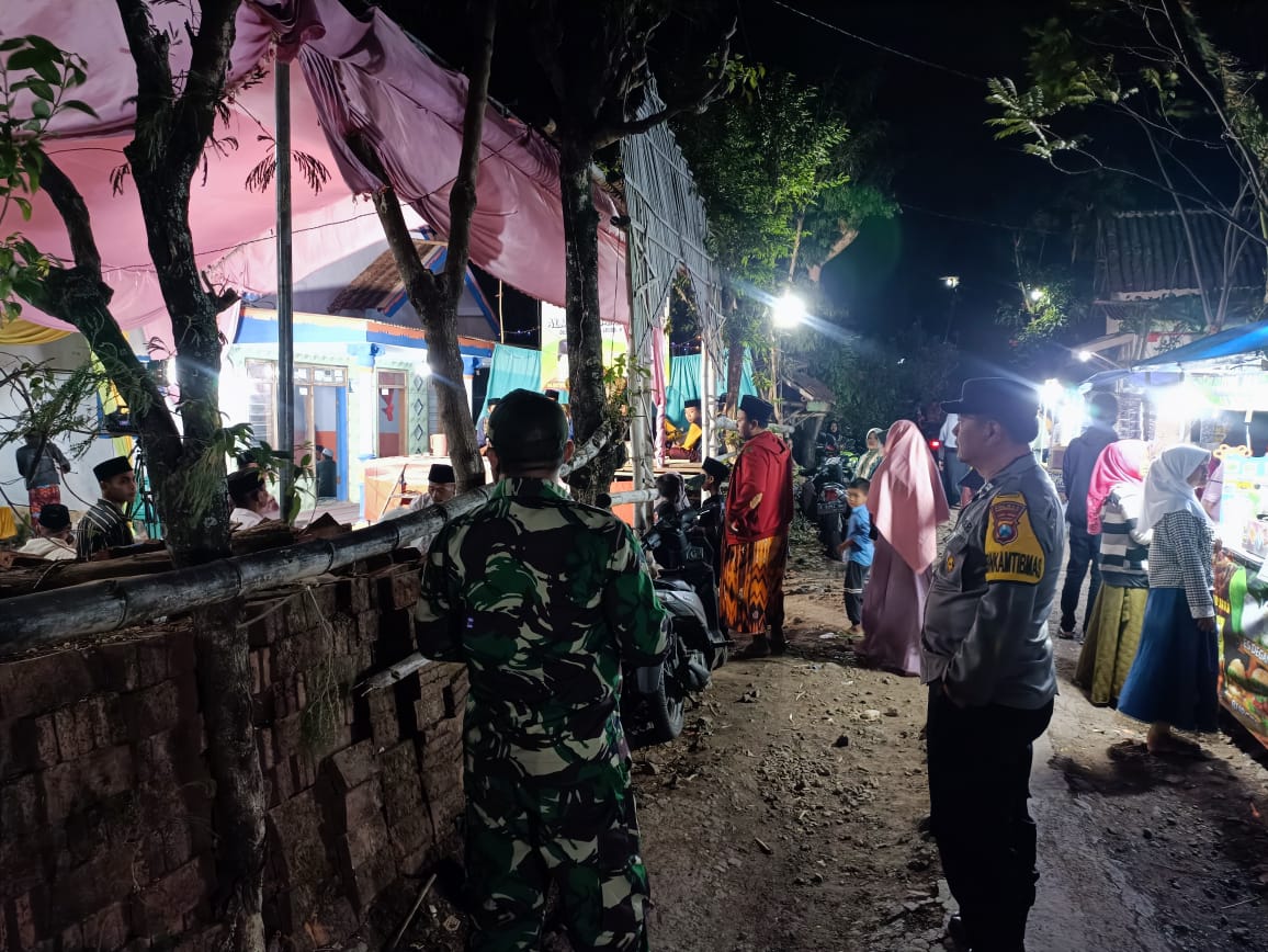 Koramil Leces Pantau Kamtibas Lewat Komsos Dan Patroli Wilayah Binaan