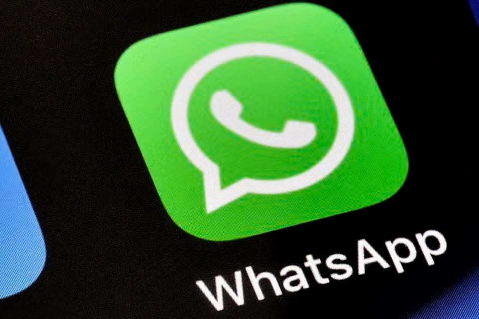 Pemahaman Mendalam tentang Pemblokiran Akun WhatsApp