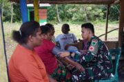 Satgas TMMD Ke-129 Pastikan Kesehatan Warga Masyarakat dan Personel Tetap Prima Demi Suksesnya TMMD di Kampung Sesor