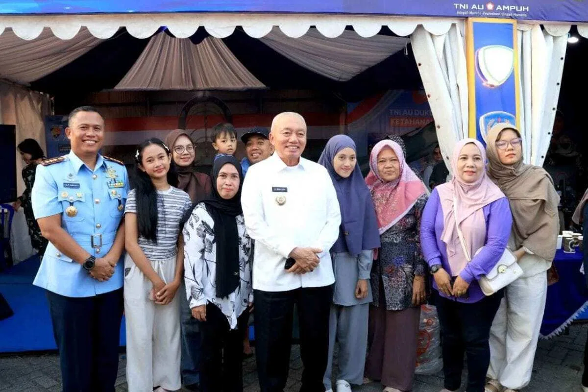 Terbang Dengan F-16, Gubernur Kalsel dan Forkopimda Rasakan Sensasi Dunia Tempur di Angkasa, Ramaikan Stand Lanud Sjamsudin Noor Kalsel Expo 2026