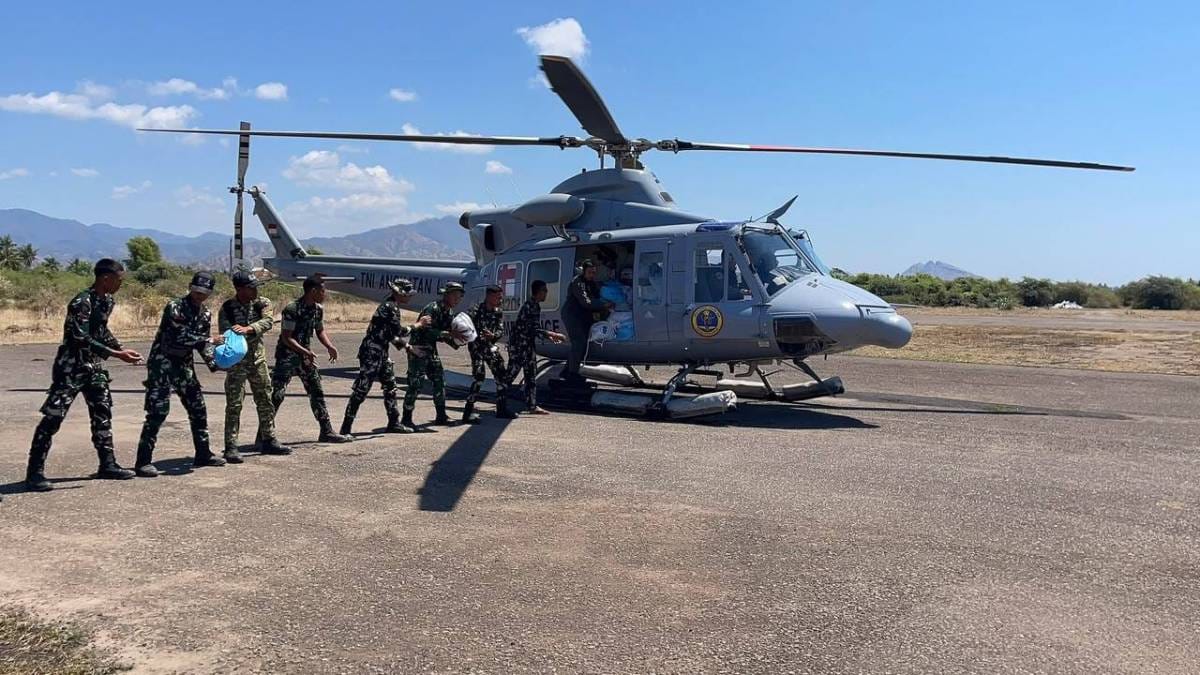 Totalitas, TNI Kerahkan 4.477 Personel dan 27 Alutsista Bantu Korban Terdampak Gempa NTT Totalitas, TNI Kerahkan 4.477 Personel dan 27 Alutsista Bantu Korban Terdampak Gempa NTT