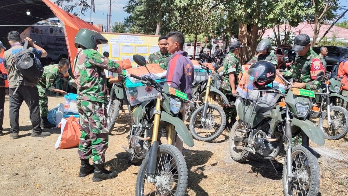 Hari Kedelapan Penanganan Gempa NTT, TNI Salurkan 695,170 Ton Bantuan Hari Kedelapan Penanganan Gempa NTT, TNI Salurkan 695,170 Ton Bantuan