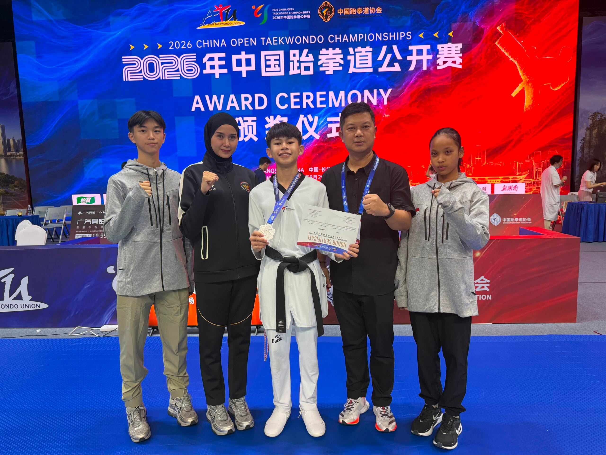 Ketum PBTI Letjen TNI Richard Tampubolon : Bangga, Atlet Taekwondo Raih Satu Medali Perak di China Ketum PBTI Letjen TNI Richard Tampubolon : Bangga, Atlet Taekwondo Raih Satu Medali Perak di China