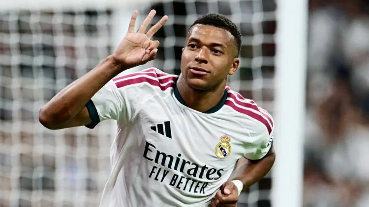 Kylian Mbappe Tampil Gemilang dan Sinyal Romantis untuk Ester Exposito