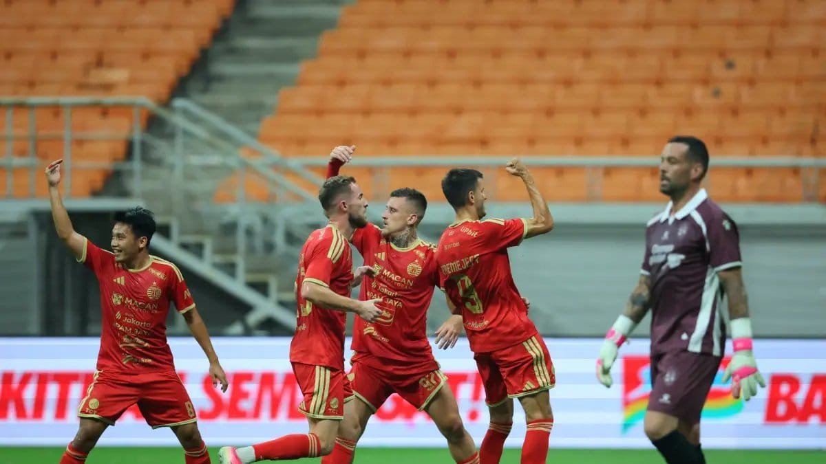 Alexander Jeremejeff Cemerlang dalam Debutnya Bersama Persija Jakarta Kemenangan Persija Jakarta atas Brisbane Roar