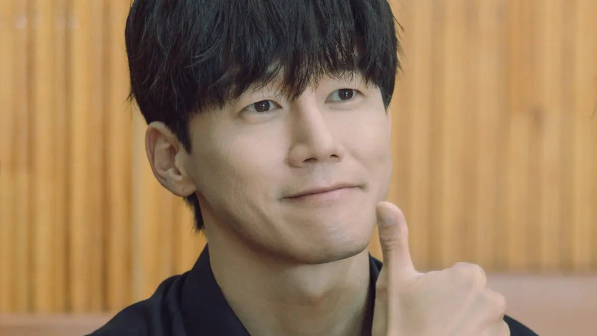 Netflix Memperkenalkan Serial ‘Grandma’ dengan Lee Jung-eun dan Kim Moo-yeol