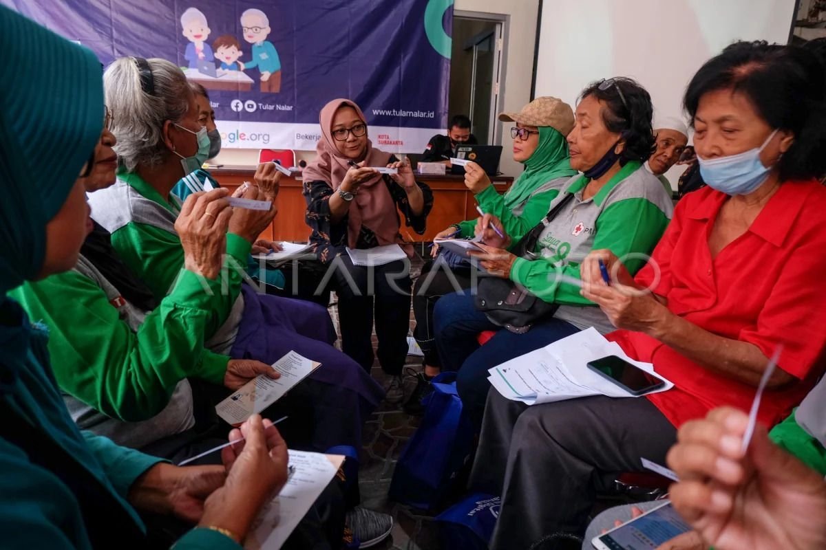 Mengembangkan Ekosistem Kesehatan Digital untuk Lansia di Indonesia