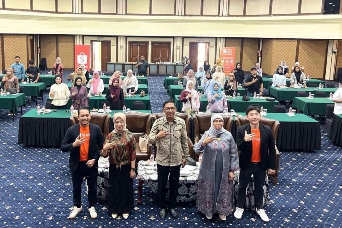 Meningkatkan Keterampilan Digital Warga Sumatra Meningkatkan Keterampilan Digital Warga Sumatra