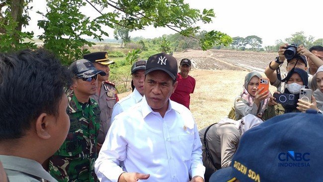 Pencopotan 13 Pejabat Kementan oleh Menteri Pertanian Andi Amran Sulaiman Pencopotan 13 Pejabat Kementan oleh Menteri Pertanian Andi Amran Sulaiman