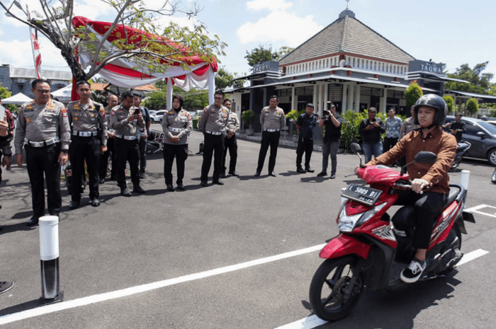 Penyelidikan Kasus Dugaan Pungli di Satpas Colombo Surabaya