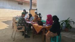 Dukung Pencegahan Stunting Sejak Dini, Babinsa Koramil Garum Mendampingi Kegiatan Posyandu