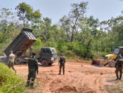 Wadan Kodiklat TNI Tinjau Proyek Pengerasan Jalan Encap Super Garuda Shield 2026 di Baturaja