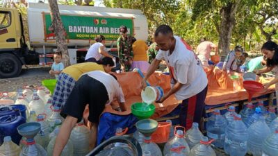Tanggap Darurat, Kodim Bojonegoro Terus Pasok Puluhan Ribu Liter Air Bersih ke Wilayah Kekeringan
