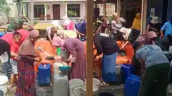 Peduli Kemarau Panjang, Kodim Bojonegoro Salurkan 130 Ribu Liter Air Bersih Setiap Hari
