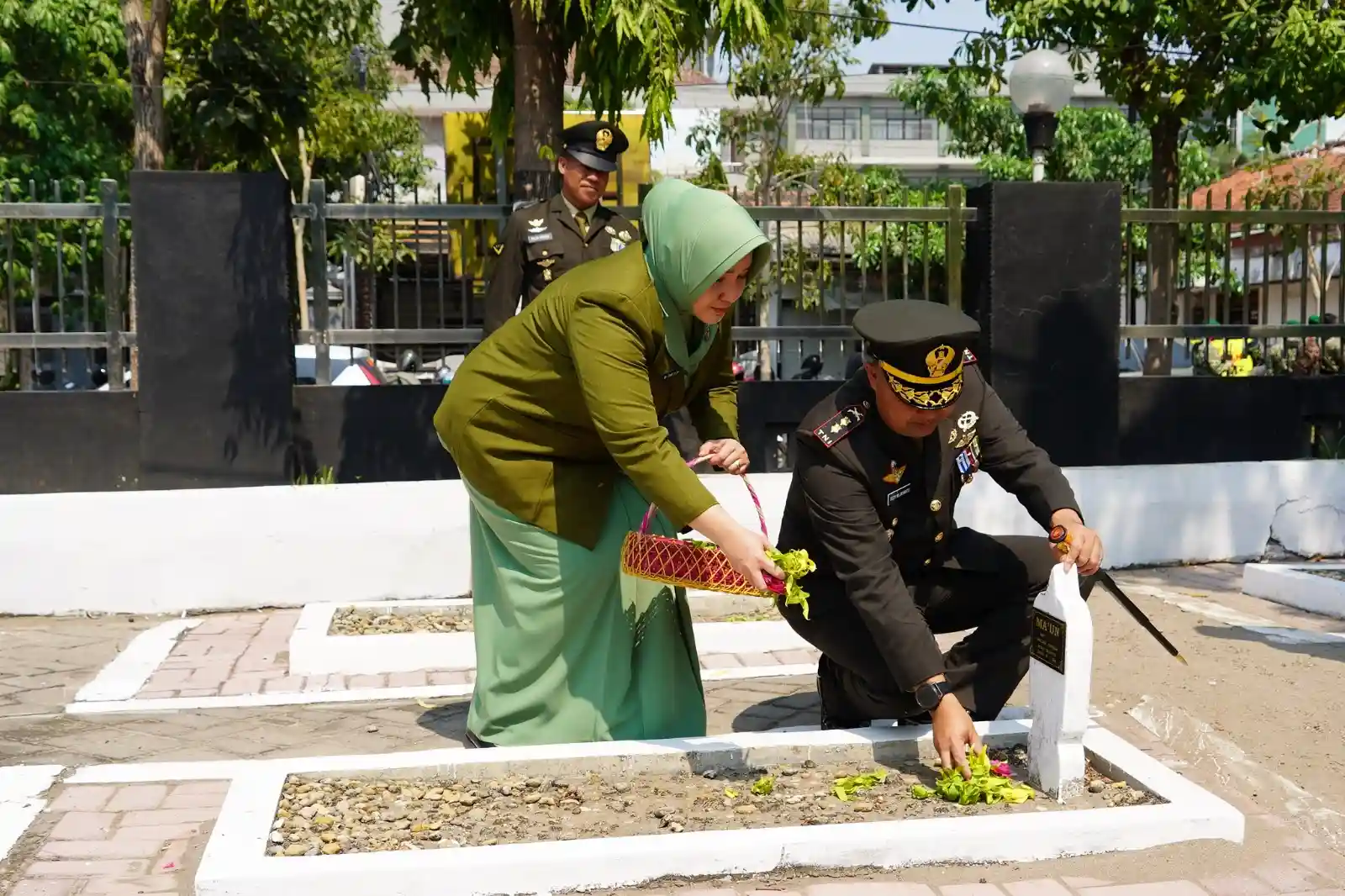 Peringati HUT ke-81 TNI, Kodim Bojonegoro Gelar Ziarah Nasional dan Ajak Generasi Muda Teladani Pahlawan