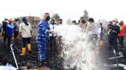 Gunakan Cairan Khusus, Metode Undercooling Dikerahkan; Gubernur, Danlanud, dan Forkopimda Kalsel Bersinergi di Titik Api Atasi Karhutla