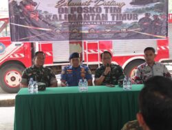 TIM PENYULUH KARHUTLA MABES TNI BERSAMA PASIS DIKREG 56 SESKO TNI TINJAU POSKO DAN LAHAN KEBAKARAN DI SAMARINDA SEBERANG