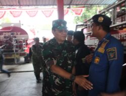 TIM PENYULUH KARHUTLA MABES TNI BERSAMA PASIS DIKREG 56 SESKO TNI TINJAU POSKO DAN LAHAN KEBAKARAN DI SAMARINDA SEBERANG