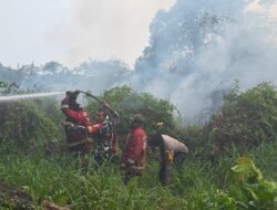 BABINSA BERSAMA TIM GABUNGAN PADAMKAN KARHUTLA DI RAWA MAKMUR BABINSA BERSAMA TIM GABUNGAN PADAMKAN KARHUTLA DI RAWA MAKMUR