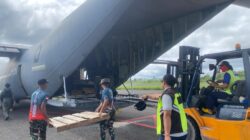 Pasokan Beras ASN Tiba di Yahukimo, Diangkut Hercules C-130 TNI AU