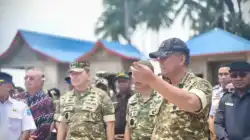 Wapang TNI Tinjau Yonif TP 859/RBK dan KDKMP di Papua