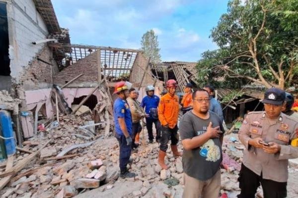 Tragedi Robohnya Gedung Badminton Hogwan di Brebes