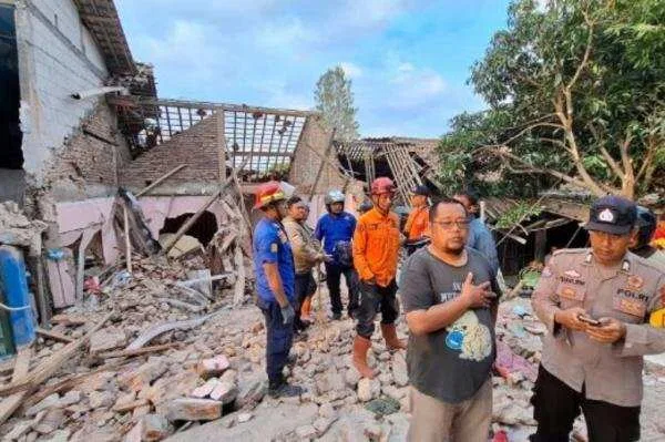 Kejadian Tragis di Brebes: Gedung Badminton Hogwan Ambruk