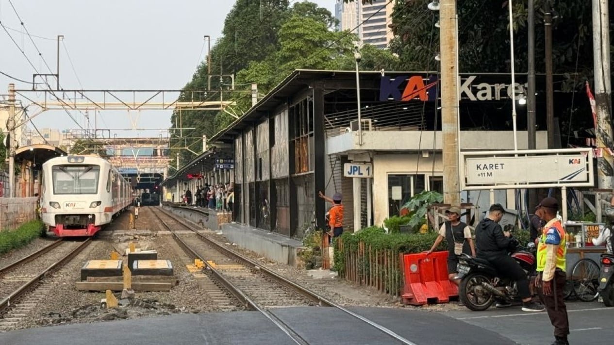 Pengalihan Penumpang KRL dari Stasiun Karet ke BNI City