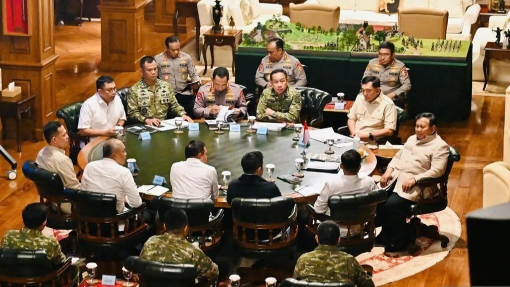 Diskusi Isu Kritis Bersama Prabowo di Hambalang