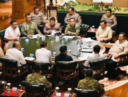 Pertemuan Prabowo dengan Panglima TNI dan Kapolri Terkait Kebakaran Hutan