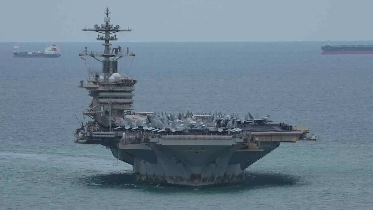 Kapal Induk Amerika Serikat USS Abraham Lincoln Berlabuh di Thailand Kapal Induk Amerika Serikat USS Abraham Lincoln Berlabuh di Thailand