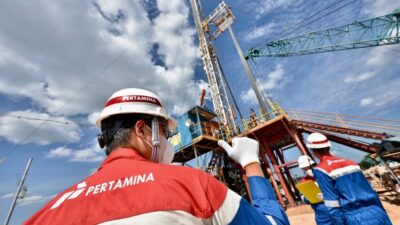 Meningkatkan Produksi Minyak Nasional Melalui Sumur Rakyat Meningkatkan Produksi Minyak Nasional Melalui Sumur Rakyat