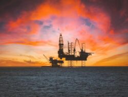 Fluktuasi Harga Minyak dan Ketegangan di Selat Hormuz