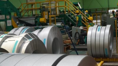 Mendorong Pertumbuhan Ekonomi Melalui Industri Baja