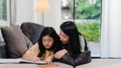 Mengasuh Anak Pantang Menyerah: Enam Strategi Parenting yang Efektif