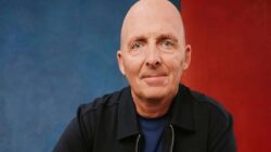 Klarifikasi Mike Dean Terkait Kontroversi Komentarnya di Liga Primer
