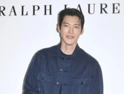 Elegansi Kim Woo Bin dalam Gaya Navy di Seoul