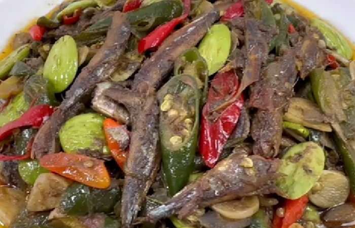 Resep Tumis Ikan Asin Cabe Ijo yang Menggugah Selera