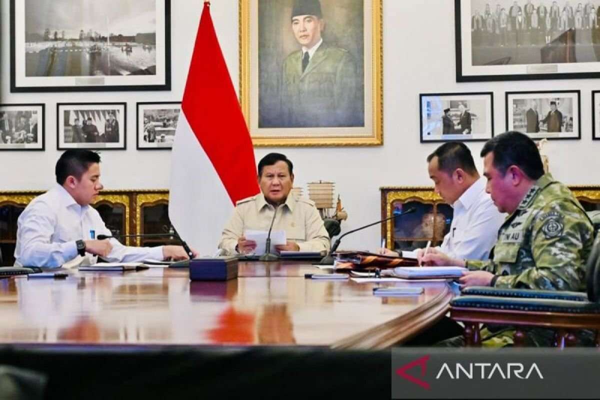 Prabowo Siapkan Kapal Induk dan Drone untuk Mitigasi Bencana