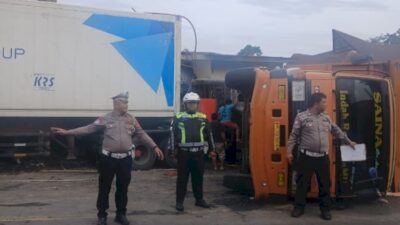 Kecelakaan Beruntun di Sibolangit Merusak Rumah Warga dan Sekolah