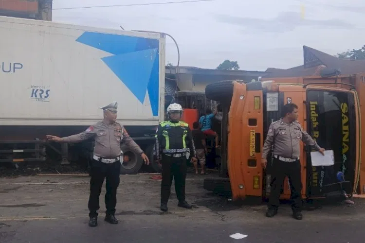 Kecelakaan Beruntun di Sibolangit Merusak Rumah Warga dan Sekolah