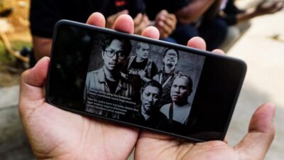Keluarga Menantikan Kabar Lima Jurnalis yang Hilang di Selat Sunda