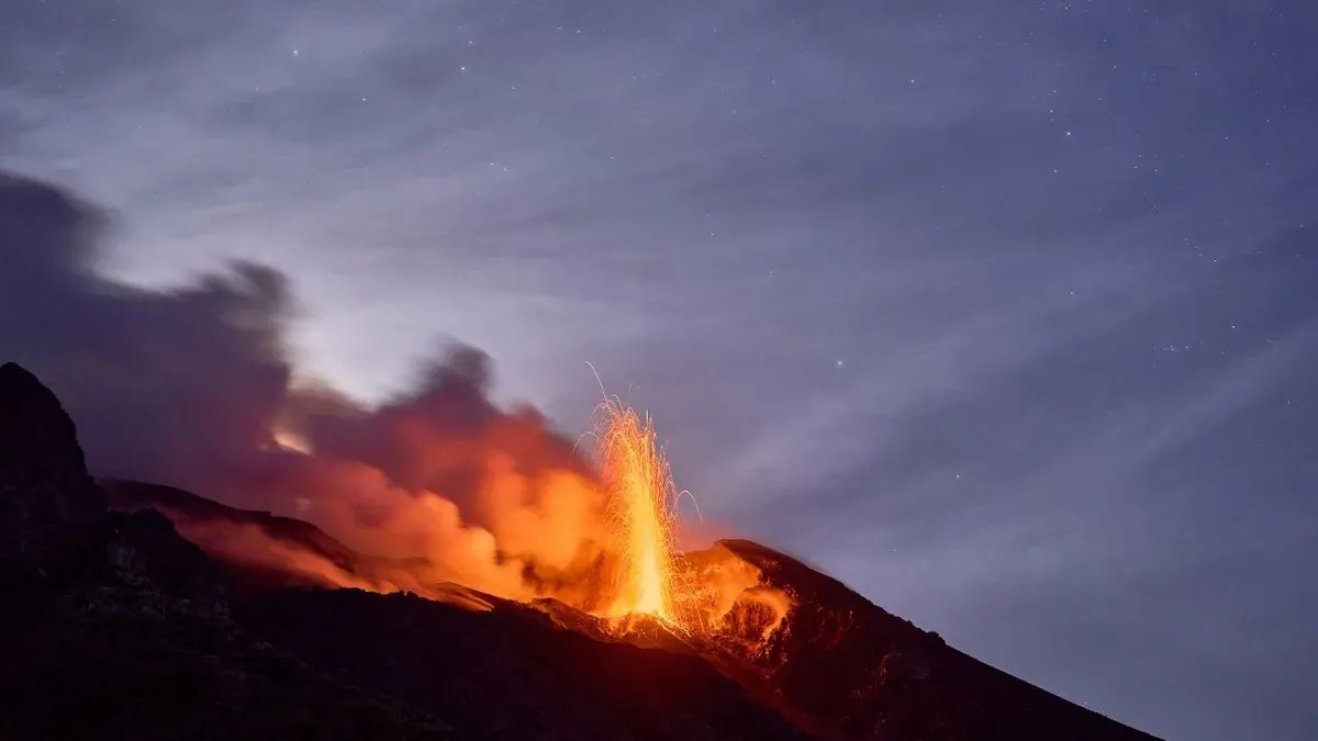 Dampak Erupsi Gunung Anak Krakatau Terhadap Wilayah Jabodetabek