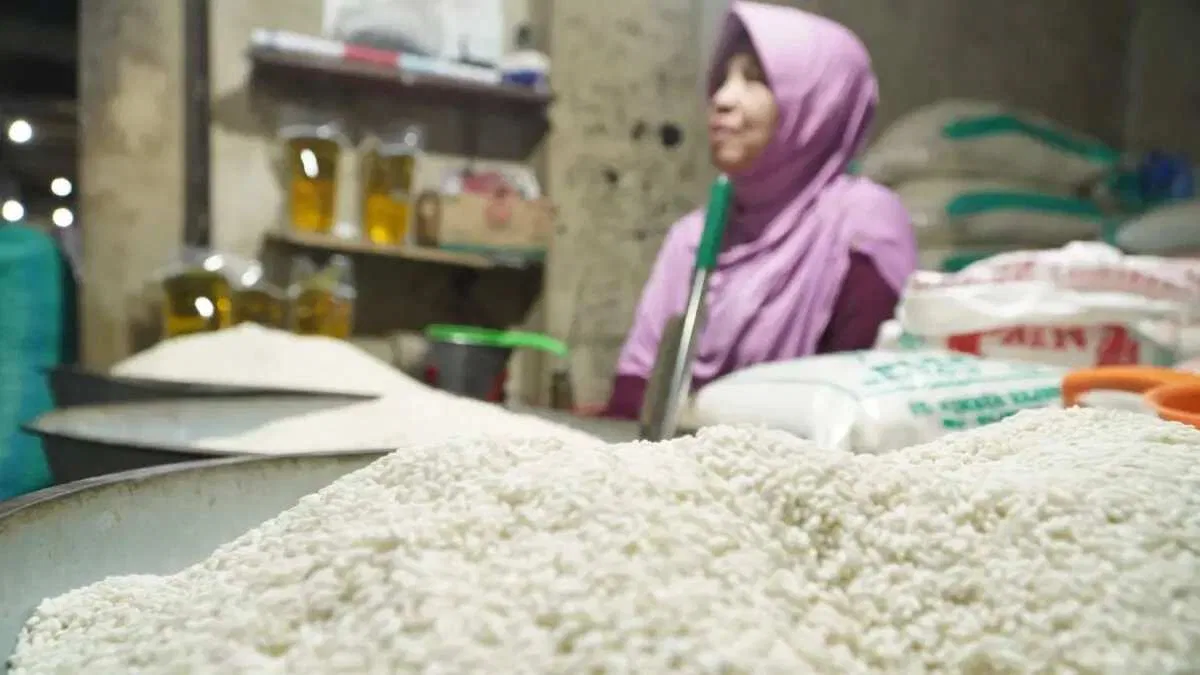 Stok Beras Aman di Tengah Tantangan Cuaca Ekstrem