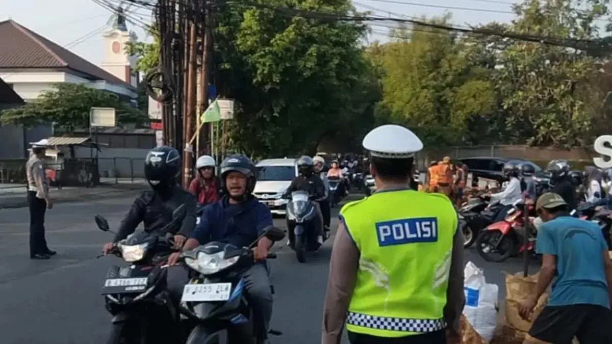 Proyek Galian PDAM Picu Kemacetan Berat di Jalan Raya Cinere