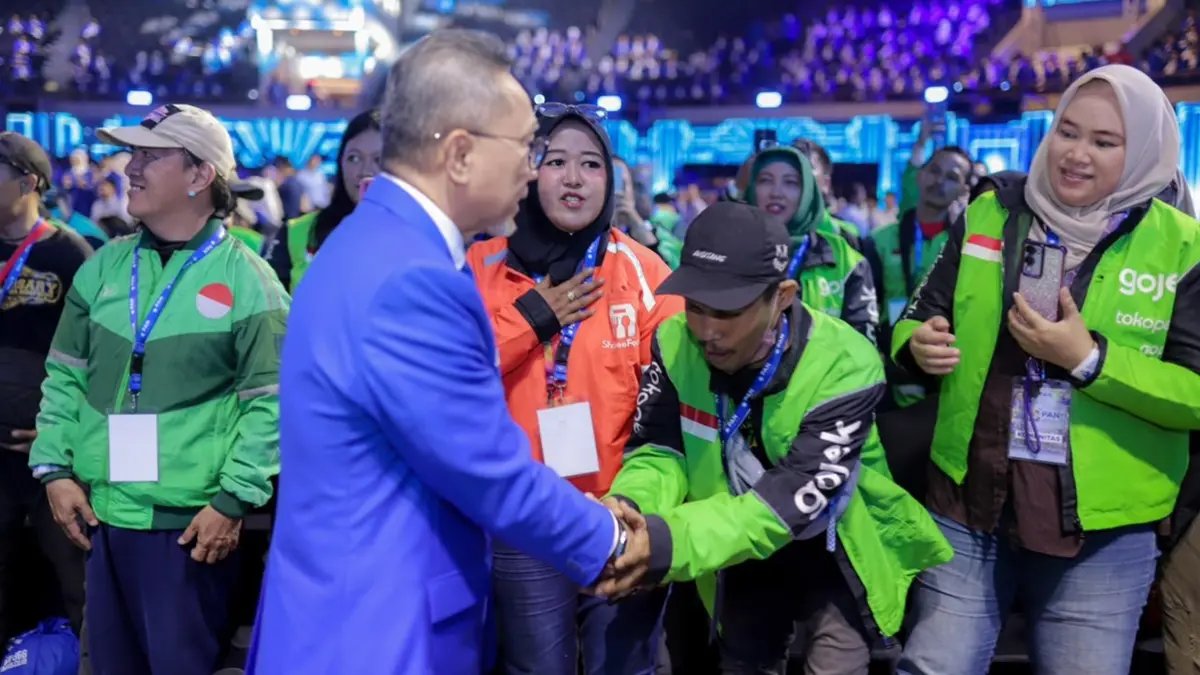 Penghargaan kepada Ojol, Petani, dan Guru Honorer di Ulang Tahun PAN