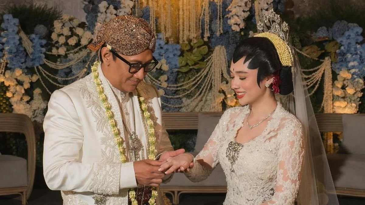 Kebahagiaan Andre Taulany dan Amanda Rigby dalam Pernikahan Intim